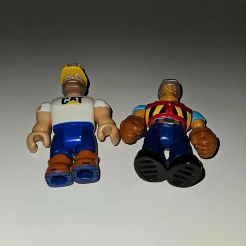 Mega Bloks Construction Toy Lot 2 Builders Cat Workers 2 Orange Safety Cones